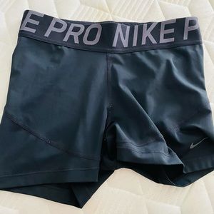 Nike spandex shorts size M